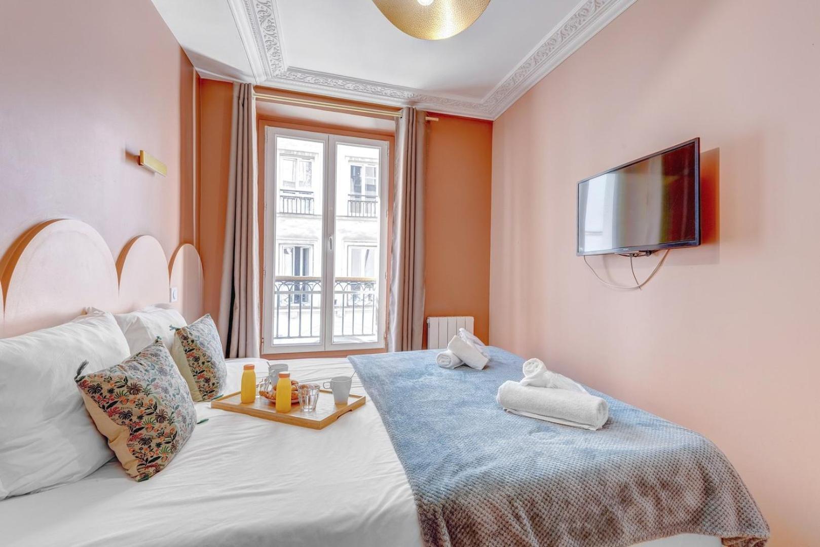 223 Rothschild - Superb In Parijs