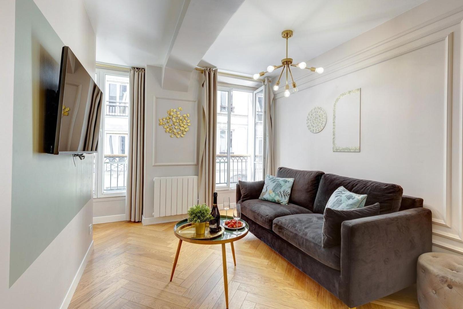 223 Rothschild - Superb In Appartement